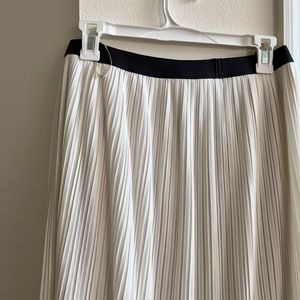Beautifull pleated skirts elastic waist